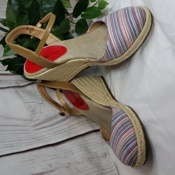 Bandolino Shoes | Bandolino Wedge Heel Shoes | Color: Blue/Red | Size: 8 | Princessdejour's Closet